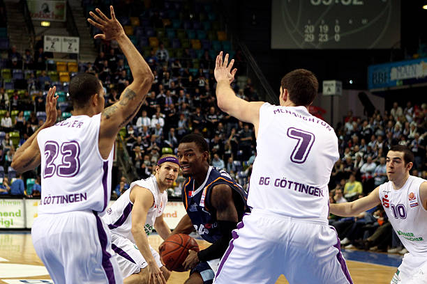 草根逆袭的 草根逆袭的