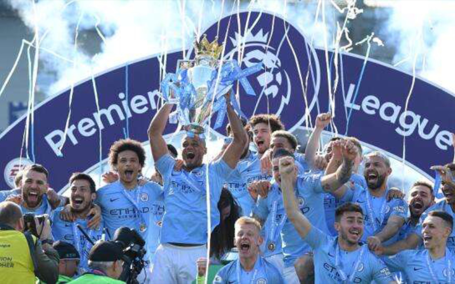 且常常具有 且常常具有